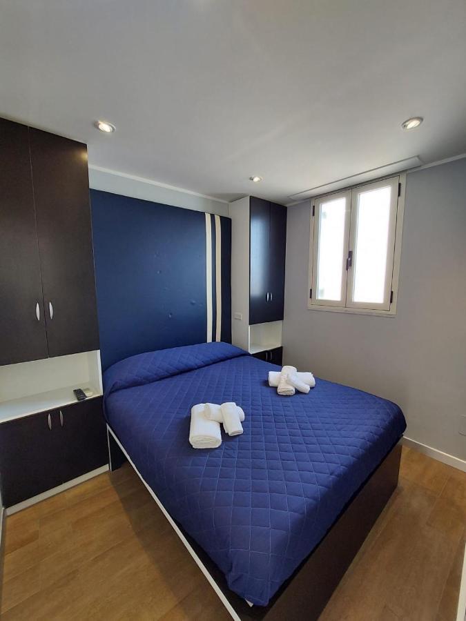 La Stanza Sul Porto Di Amalfi Camera Piccina Piccina Con Bagno Privato E Terrazzino Vista Mare Bagian luar foto