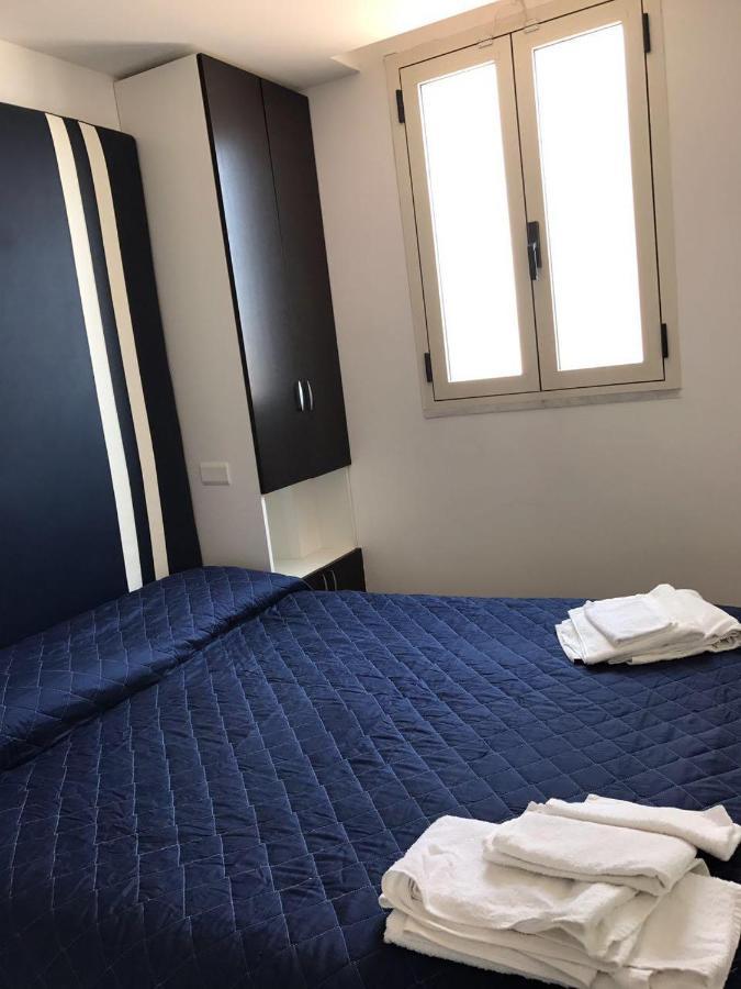 La Stanza Sul Porto Di Amalfi Camera Piccina Piccina Con Bagno Privato E Terrazzino Vista Mare Bagian luar foto