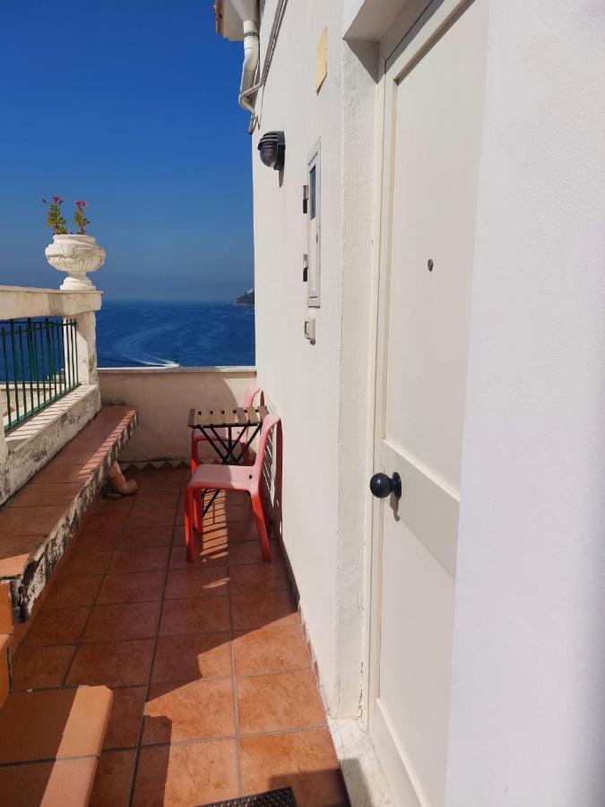 La Stanza Sul Porto Di Amalfi Camera Piccina Piccina Con Bagno Privato E Terrazzino Vista Mare Bagian luar foto