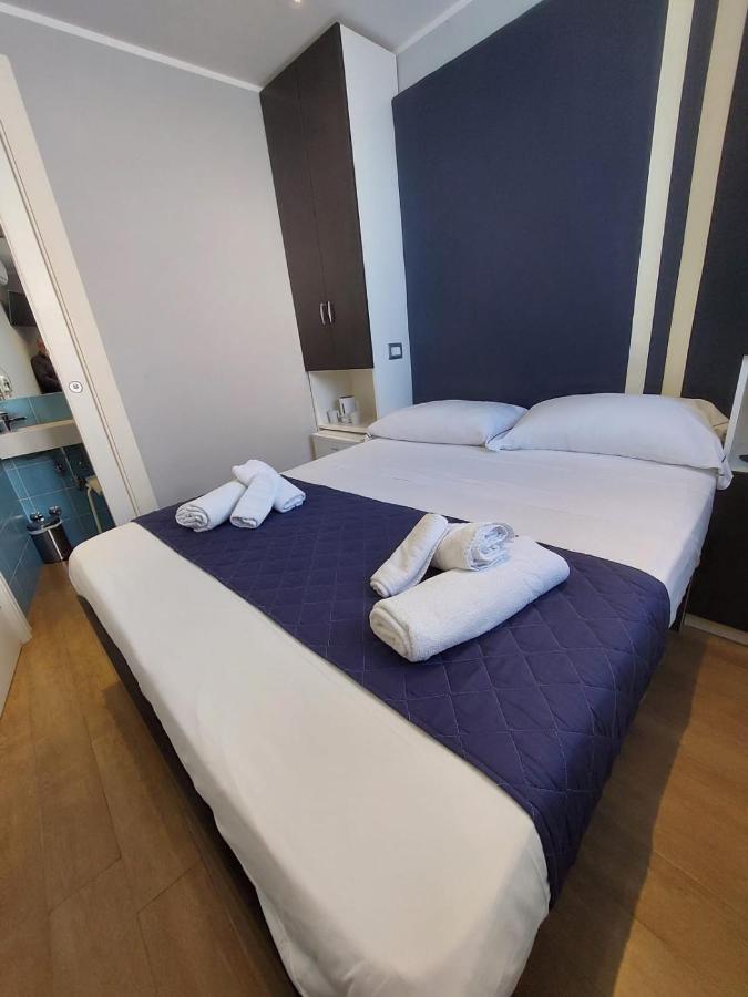 La Stanza Sul Porto Di Amalfi Camera Piccina Piccina Con Bagno Privato E Terrazzino Vista Mare Bagian luar foto