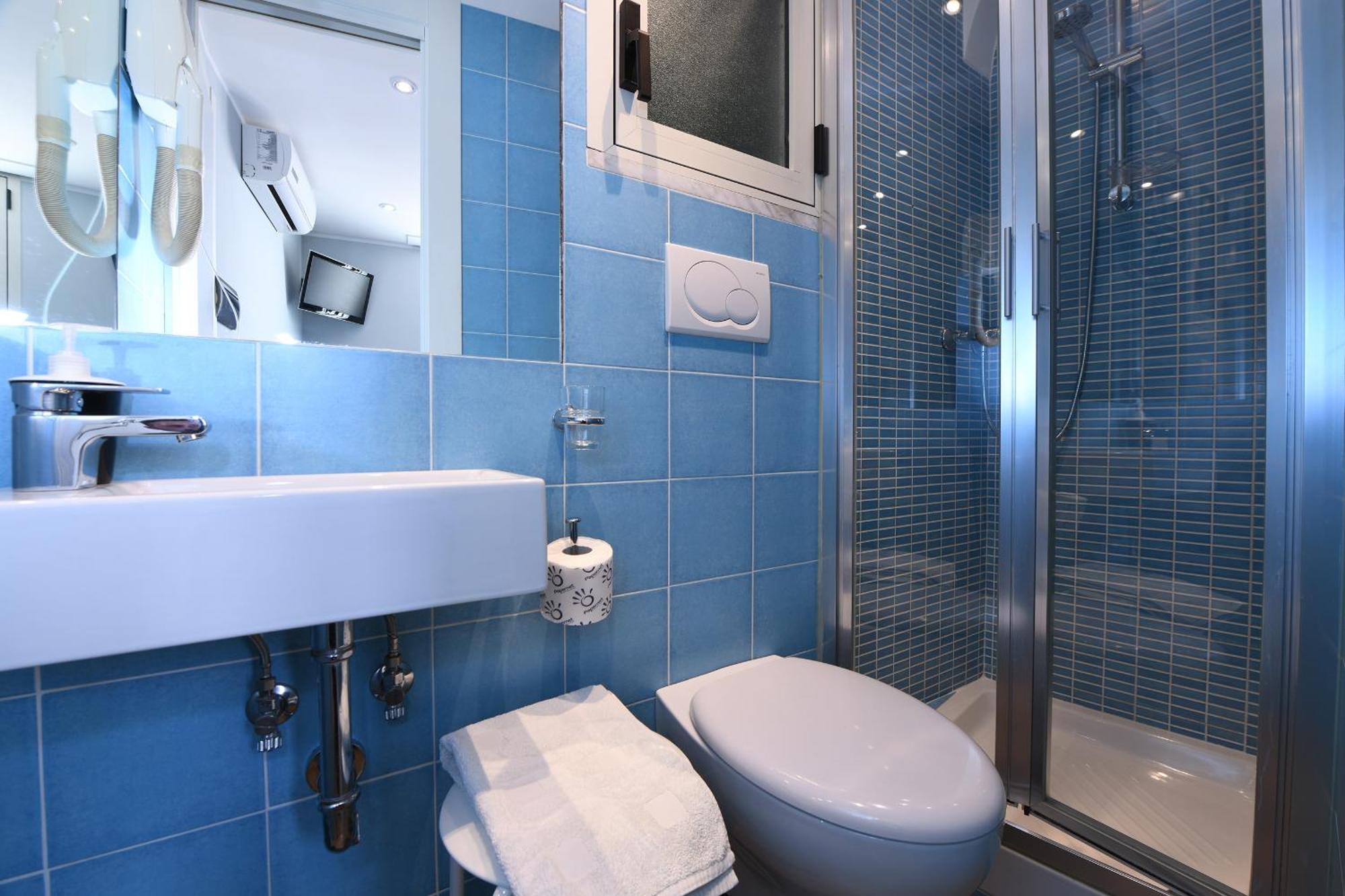 La Stanza Sul Porto Di Amalfi Camera Piccina Piccina Con Bagno Privato E Terrazzino Vista Mare Bagian luar foto